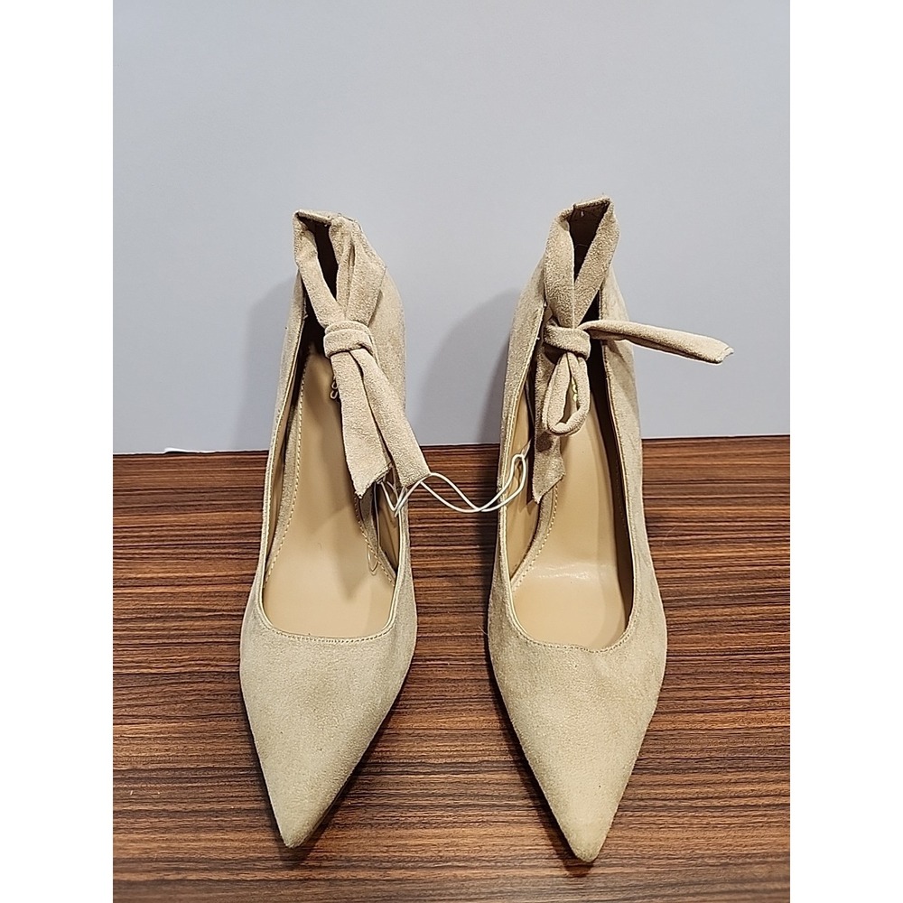Women's Sz 10 Faux Suede Express Stilleto Tan Heels Bow Detail Very Soft